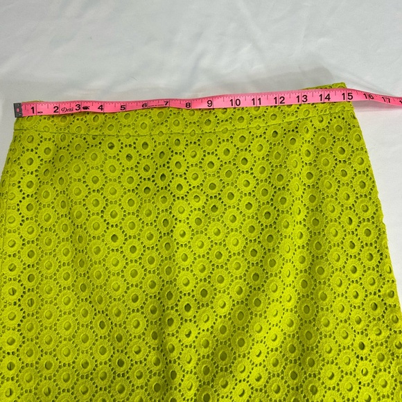 J Crew No.2 Eyelet Embroidered Neon Lime Green Pencil Skirt w/ back slit Size 6 - Picture 13 of 14
